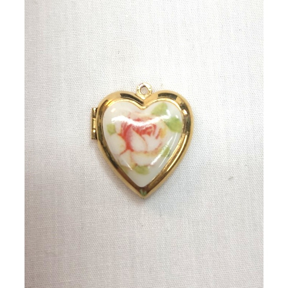 Vintage Avon Women's Gold Tone Porcelain Heart Locket Pendant Rose